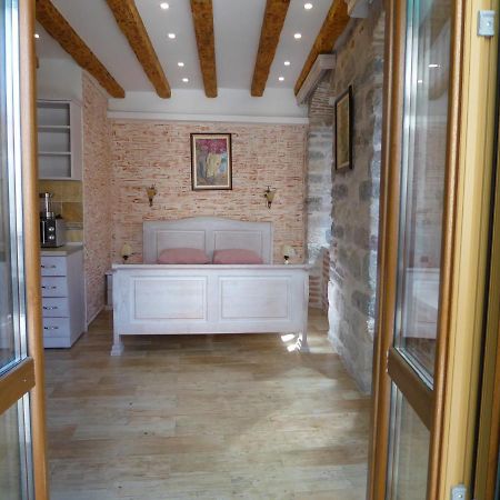 Apartaments Charlie Chaplin Kotor Buitenkant foto
