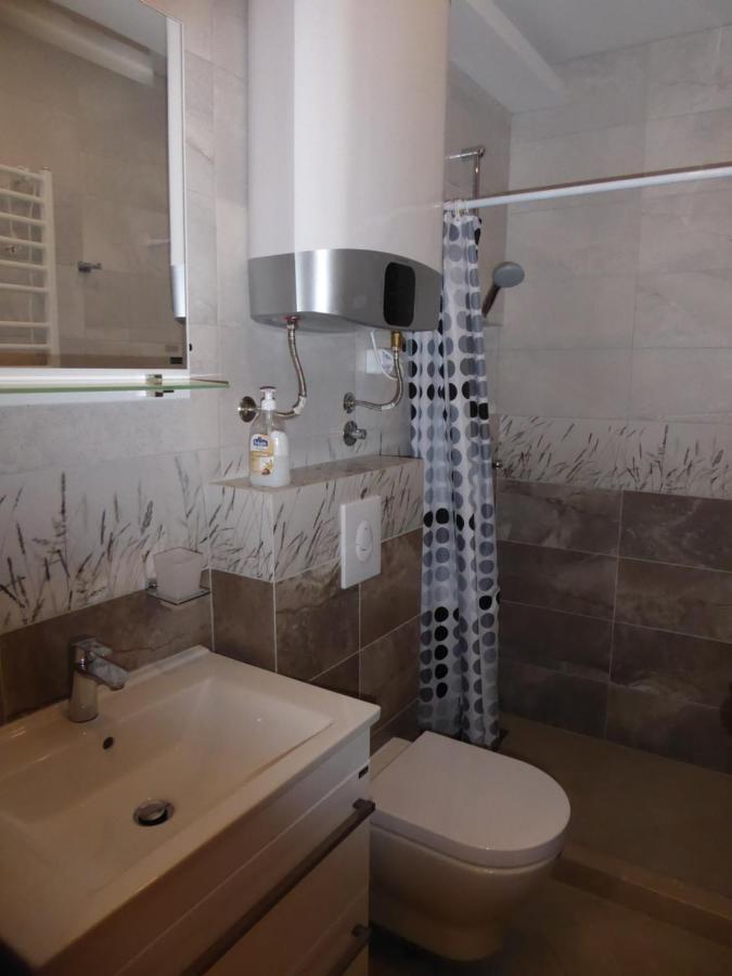 Apartaments Charlie Chaplin Kotor Buitenkant foto